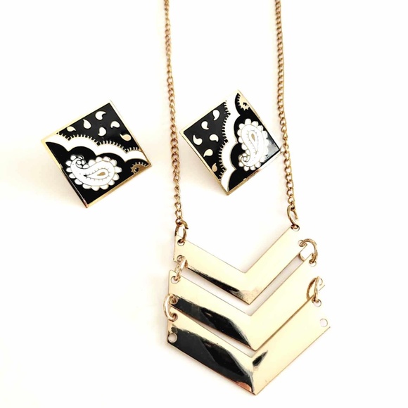 Vintage Gold Tone Chevron Necklace & Earrings Set - Picture 6 of 6